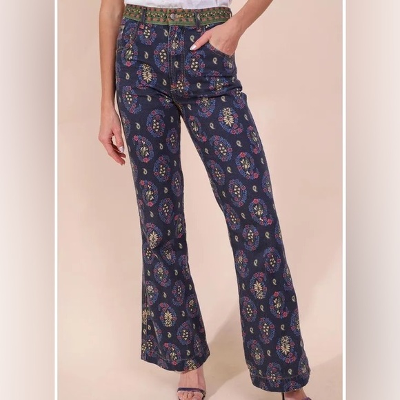 FARM Rio Floral Hip Chic Capri - Picture 2 of 5